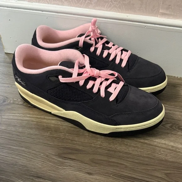 Stylish Black and Pink Jordan Flight Men's Sneakers - Picture 3 of 4